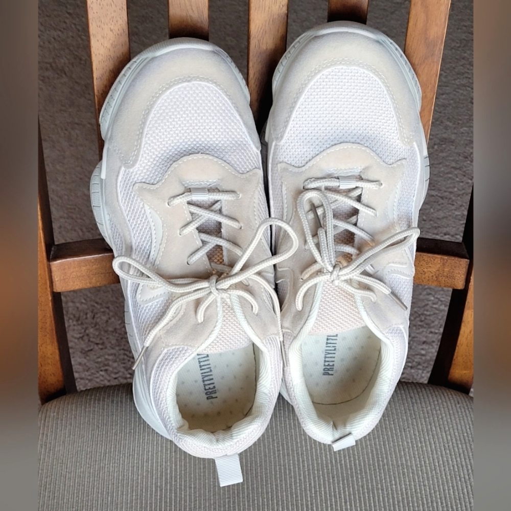 Pretty Little Thing Beige Bubble Sole Sneaker Shoes Size 9 US